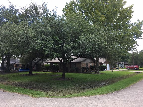 2nd image of 431 Hummingbird Ln