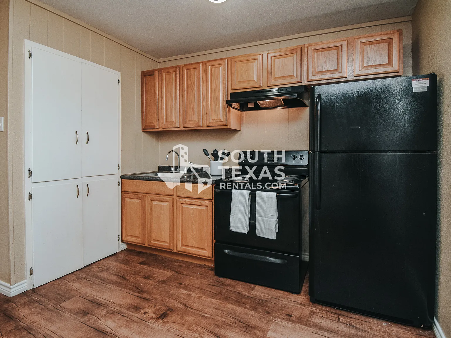 Cottages at Colorado - Apt 4 — Photo 4
