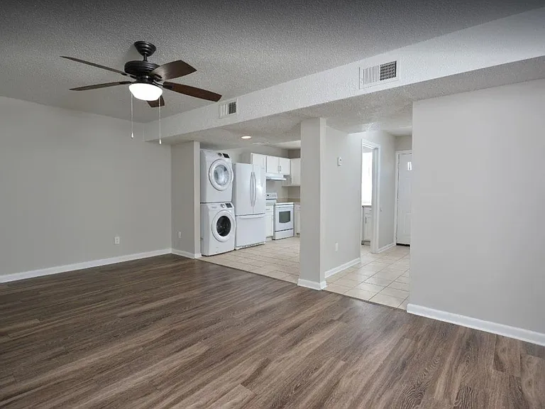 Pine Ridge Apartments — Photo 51