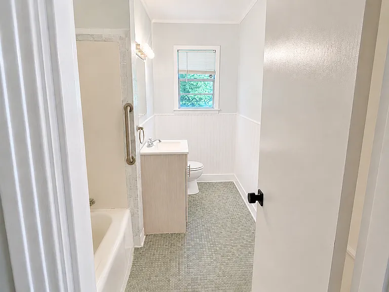 103 Hanover Dr — Photo 5