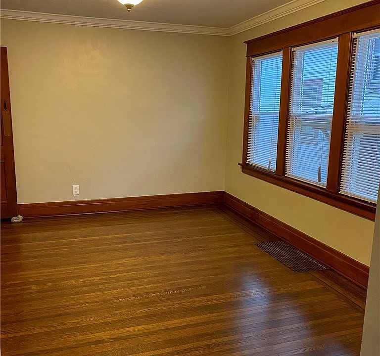 1st image of 162 Victoria Blvd