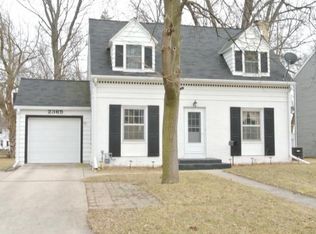 2365 Woodrow Way, Green Bay, WI 54301