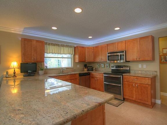 2nd image of 203 W Berkshire Cir