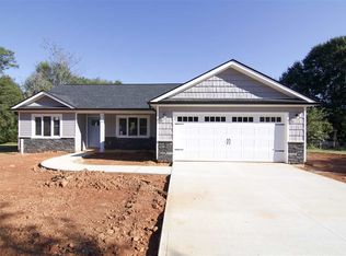 112 Wren Ln, Inman, SC 29349