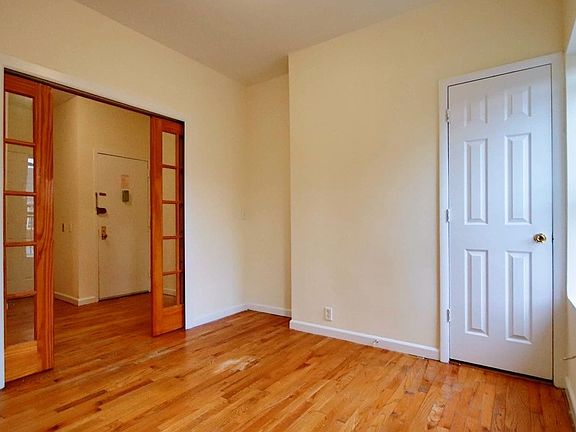 3rd image of 512 E 5th St APT 14