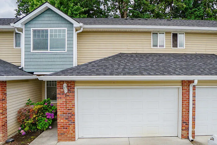 3 bed, 2.5 bath, 1710 sqft, $2,495 — Photo 3