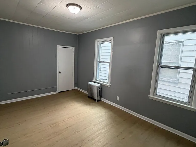 192 Mapes Ave #1 — Photo 7
