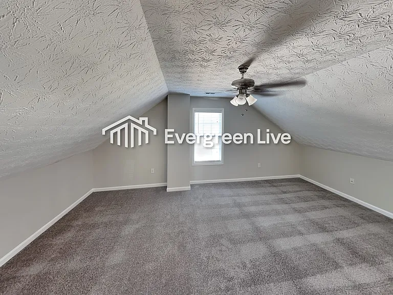 105 Hugh Dr — Photo 5