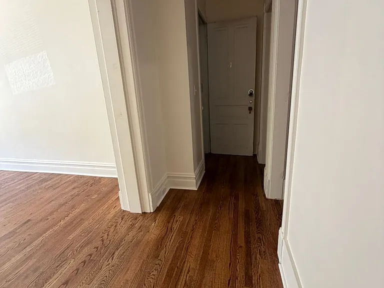 139 E Broad St — Photo 5