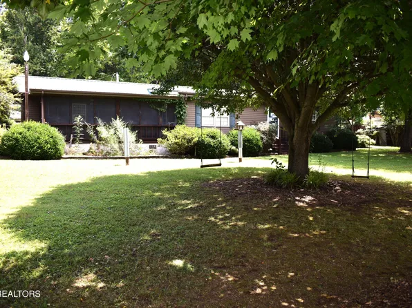 111 Chestnut Cir, La Follette, TN 37766