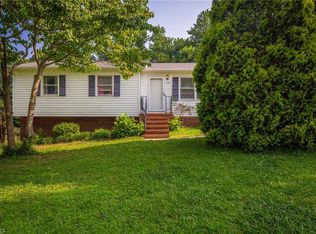 1725 Remington Point Ct, Walkertown, NC 27051