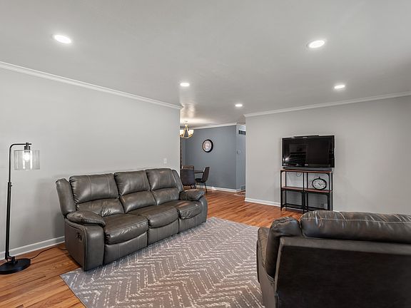 5th image of 624 21st St