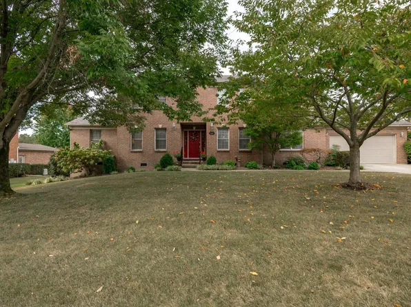 6023 Secretariat Cir, Versailles, KY 40383