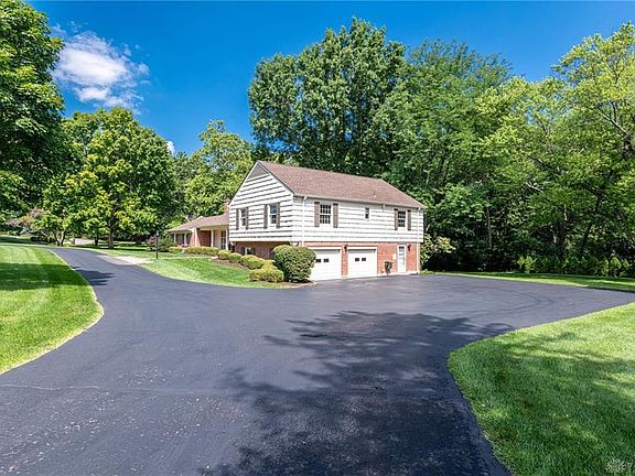 5th image of 3800 Stoneyridge Dr