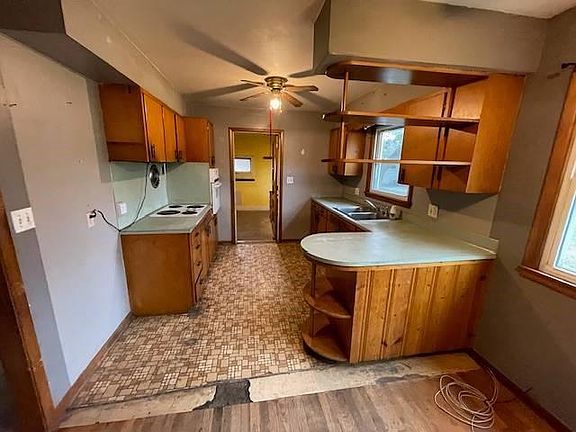 5th image of 1504 Oak St