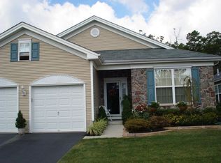 27 Northampton Rd, Galloway, NJ 08205