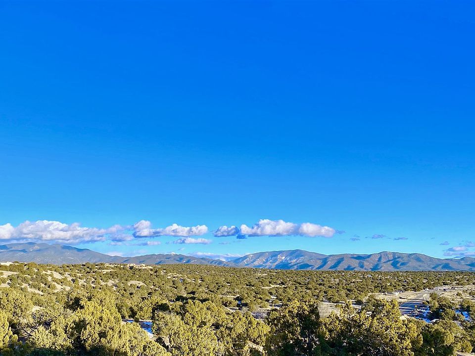 1st image of 2 W Wildflower Dr