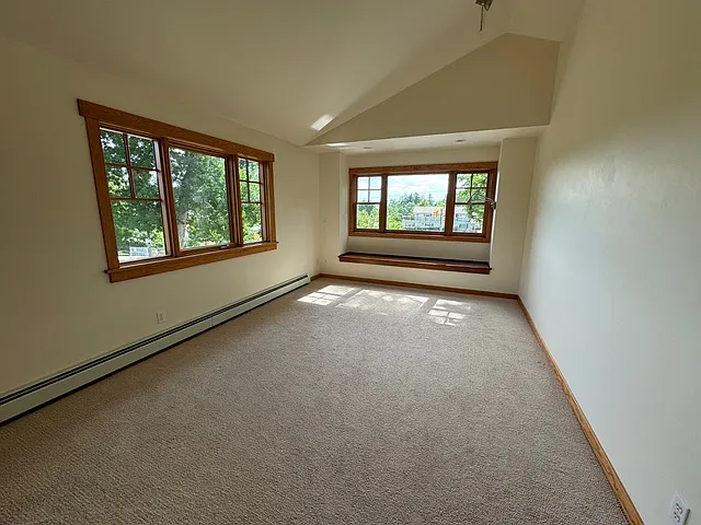 651 College Ave — Photo 16