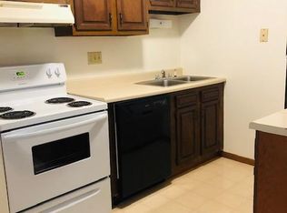 1521 12th St NW APT 3, Minot, ND 58703