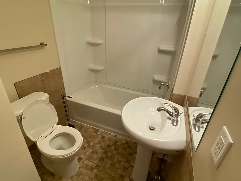 3235 Vine St — Photo 14