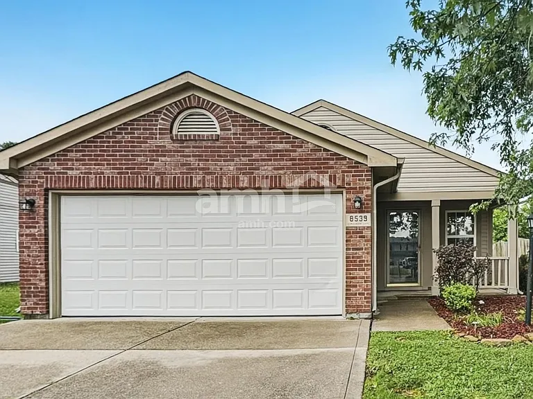 8539 Coralberry Ln — Photo 1