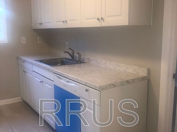 2nd image of 2176 Lilac Ln
