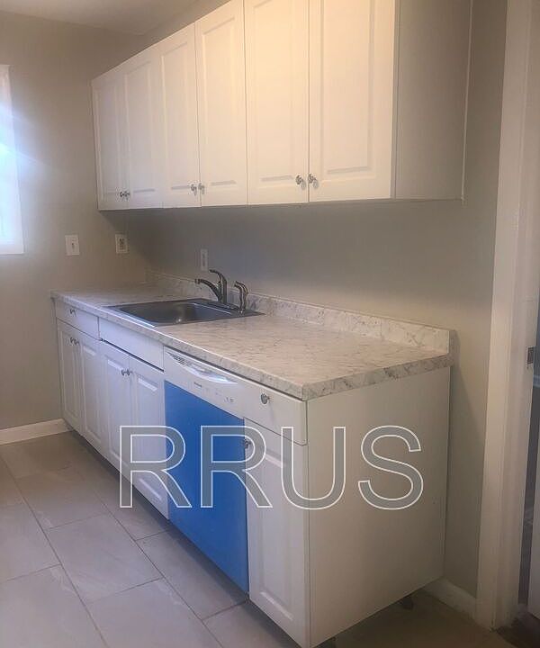 1st image of 2176 Lilac Ln