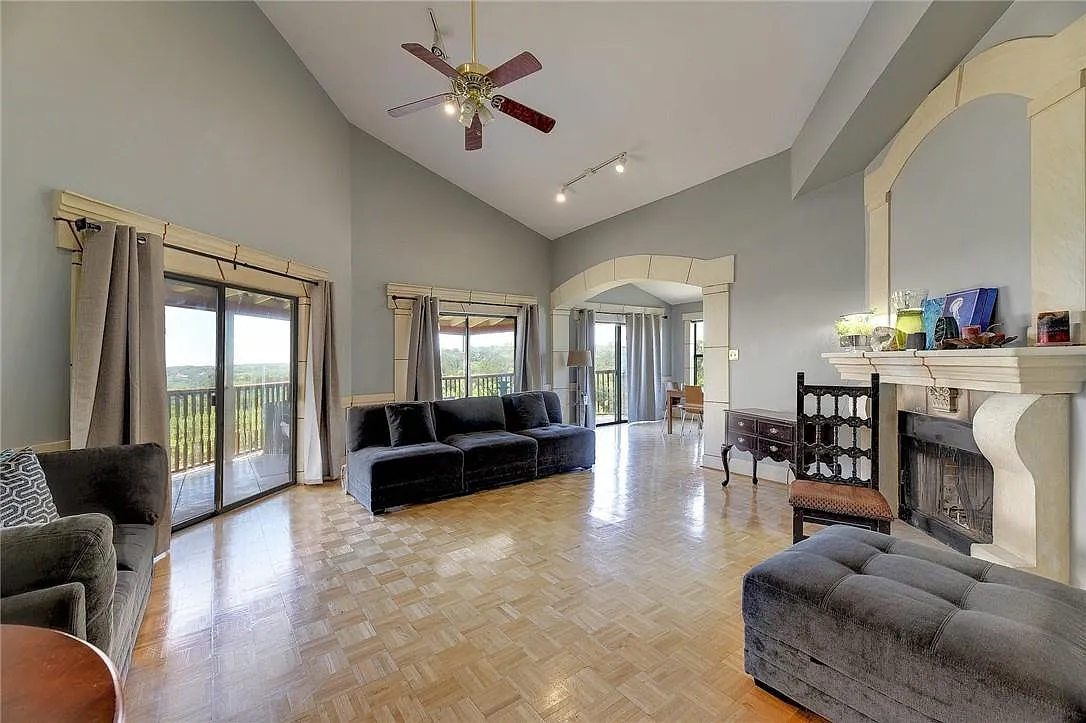 4 bed, 3.0 bath, 2614 sqft, $3,900 — Photo 1