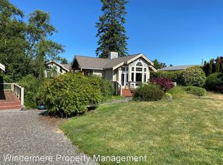 8215 Comox Rd, Blaine, WA 98230