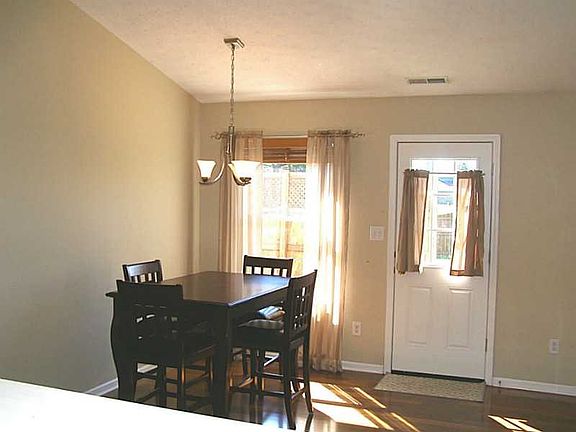 5th image of 6545 Lakesedge Dr