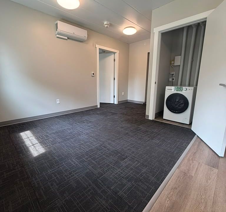 2nd image of 400 Riverside Dr #1