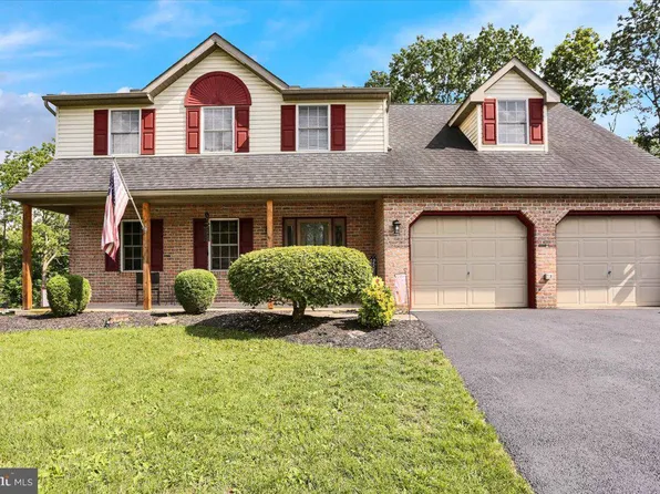 6120 Long Pond Dr, Birdsboro, PA 19508