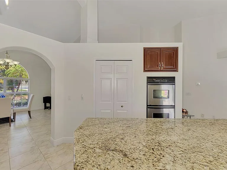 900 Park Place Dr — Photo 31