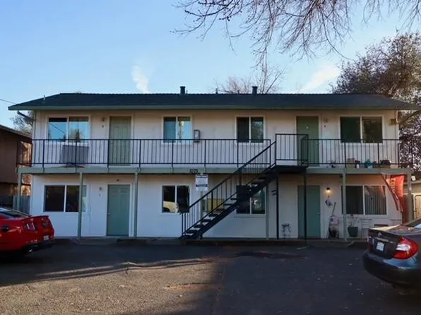 1075 Le Brun Ln, Redding, CA 96002