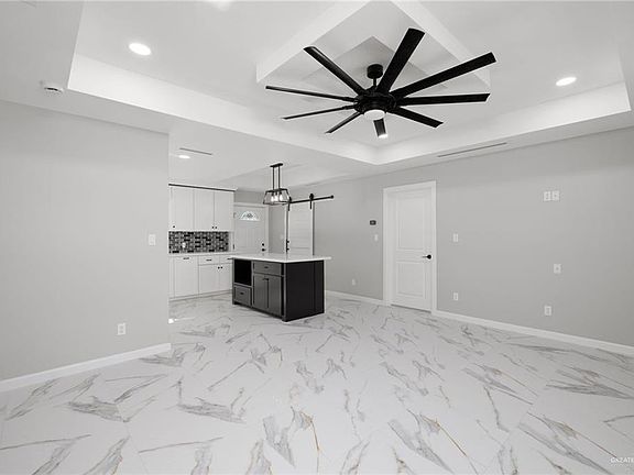 4th image of 1905 Orchid St