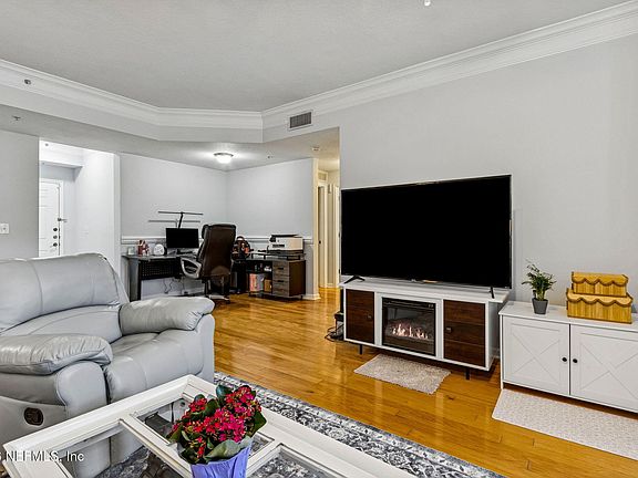 3rd image of 10435 MIDTOWN Parkway #144