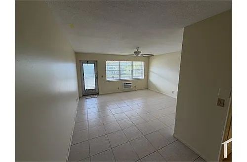 261 Camden Dr E #K Photo 1