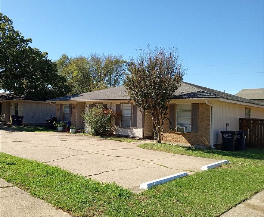 1st image of 805 San Saba Dr