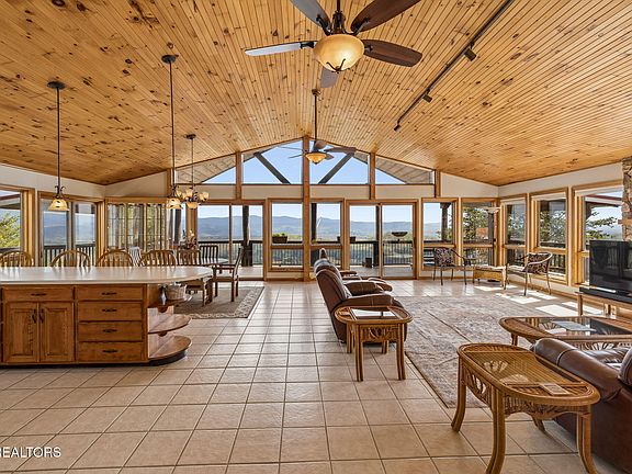 4th image of 348 Laurel Mountain Rd
