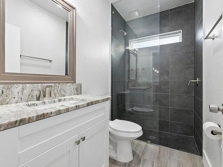 1351 SW Don Ct — Photo 9