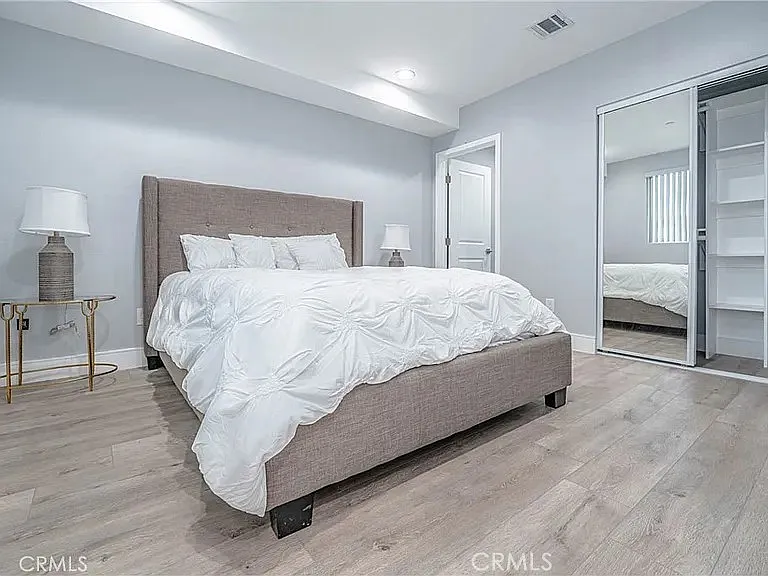 5 bed, 5.5 bath, 2000 sqft, $4,000 — Photo 3