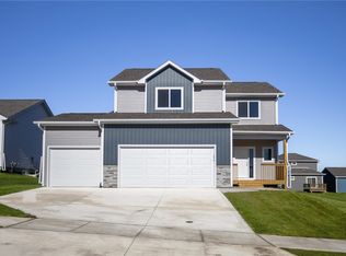 619 Plainside Ave, Norwalk, IA 50211