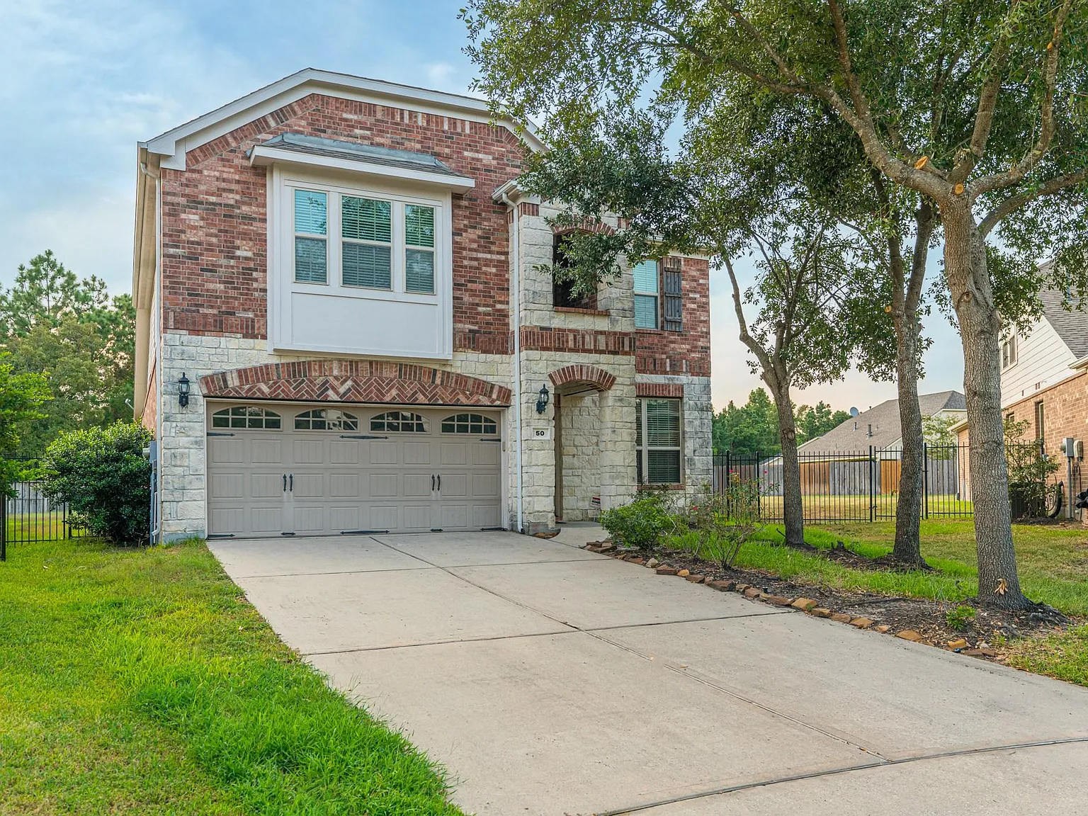 4 bed, 2.5 bath, 2745 sqft, $3,400 — Photo 1