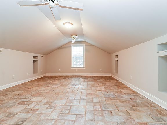 4th image of 1351 Winterberry Ave