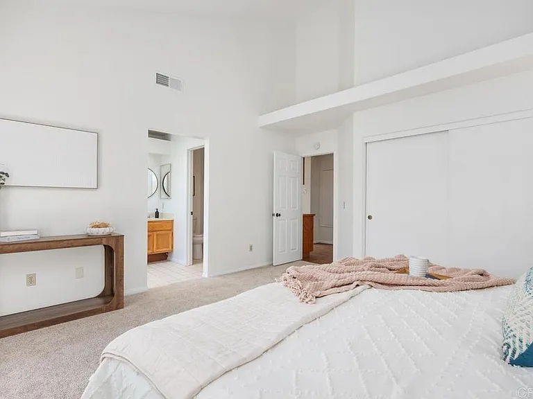 1713 W Country Club Ln W — Photo 17