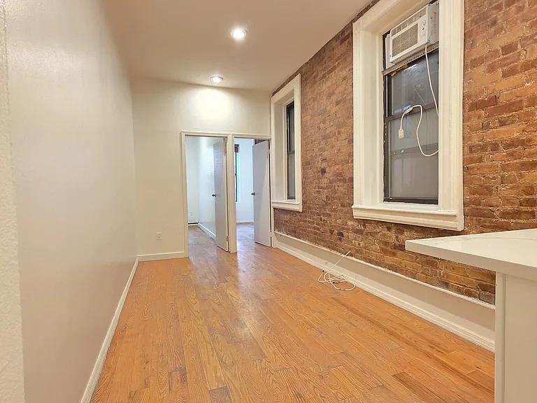 312 E 9th St #4 — Photo 3