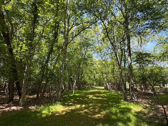 2nd image of 239 Old Stone Hwy