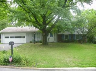 306 Providence Rd, Ballwin, MO 63011