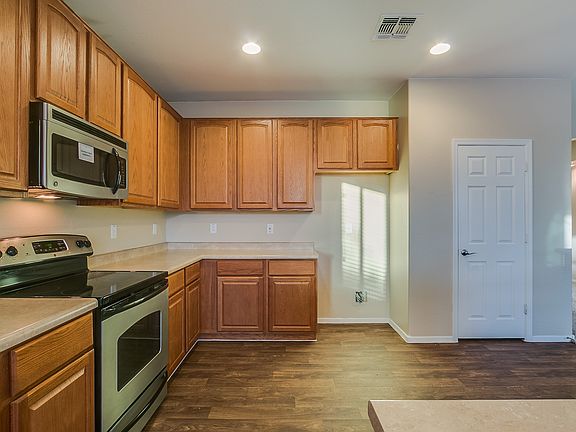5th image of 8214 S 50th Ln