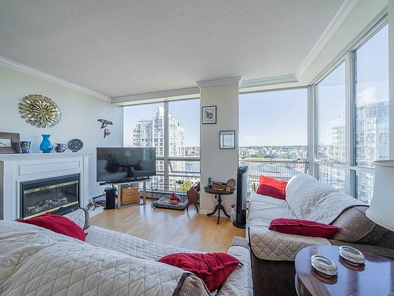 4th image of 139 Drake St #19D